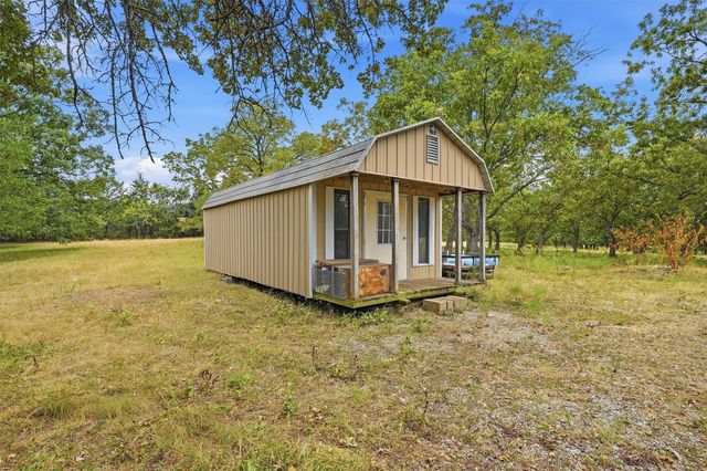 2449 County Road 1215, Savoy, TX 75479