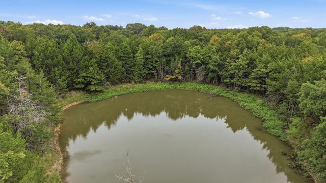 2449 County Road 1215, Savoy, TX 75479