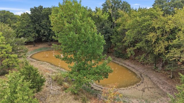2449 County Road 1215, Savoy, TX 75479
