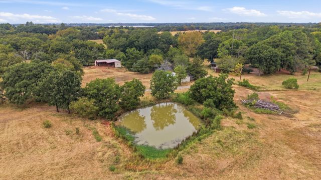 2449 County Road 1215, Savoy, TX 75479
