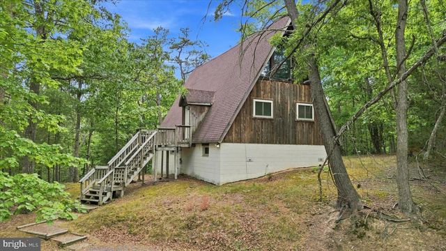 863 LEE RD, Basye, VA 22810