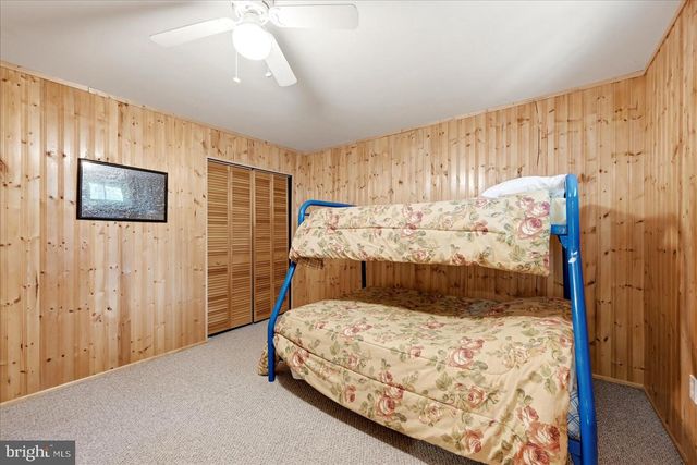 863 LEE RD, Basye, VA 22810