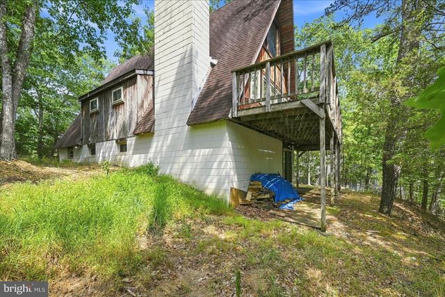 863 LEE RD, Basye, VA 22810