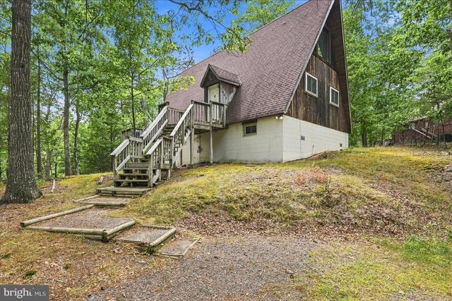 863 LEE RD, Basye, VA 22810