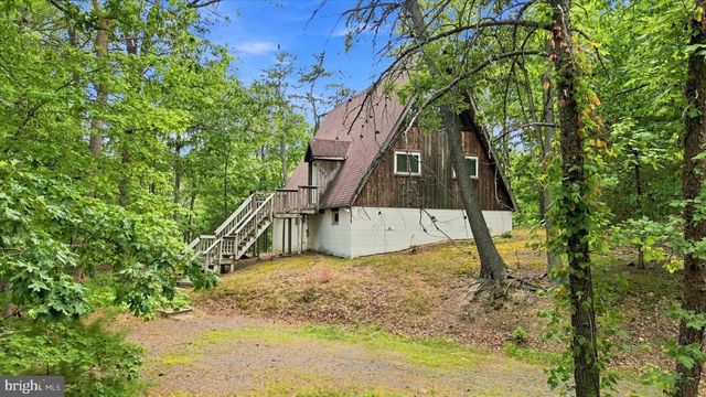 863 LEE RD, Basye, VA 22810