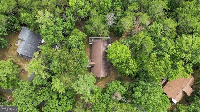 863 LEE RD, Basye, VA 22810