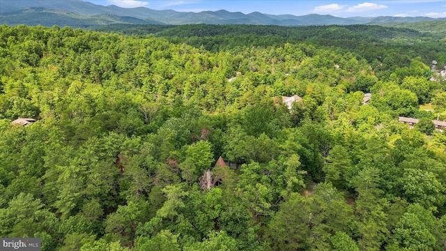 863 LEE RD, Basye, VA 22810