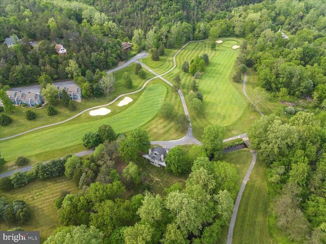 863 LEE RD, Basye, VA 22810