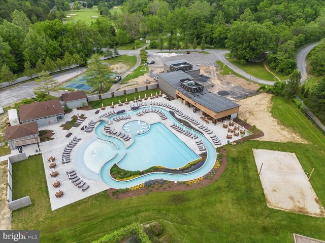 863 LEE RD, Basye, VA 22810