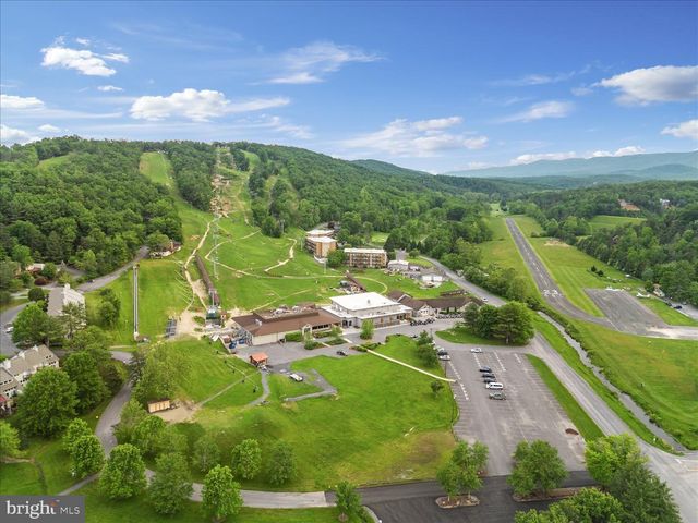 863 LEE RD, Basye, VA 22810