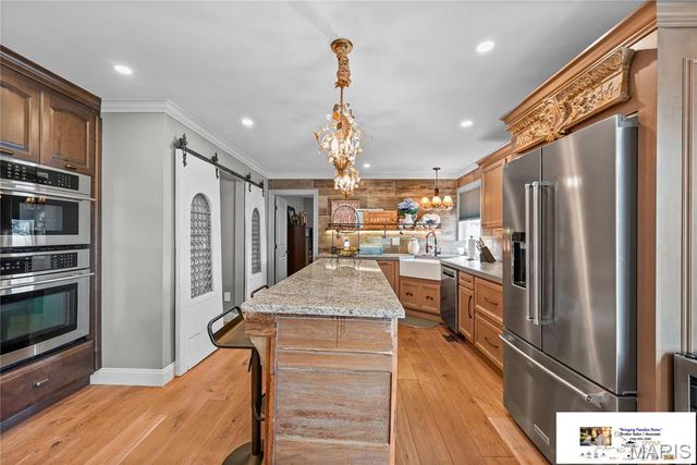 9609 E Vista Drive, Hillsboro, MO 63050
