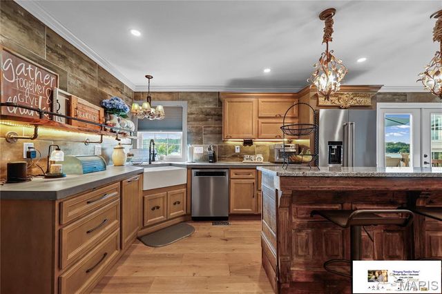 9609 E Vista Drive, Hillsboro, MO 63050