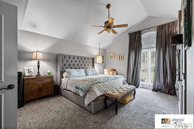9609 E Vista Drive, Hillsboro, MO 63050