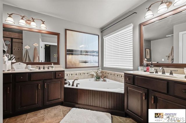 9609 E Vista Drive, Hillsboro, MO 63050