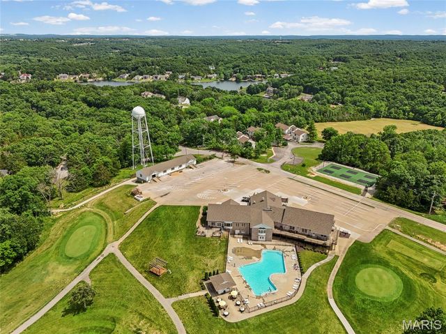 9609 E Vista Drive, Hillsboro, MO 63050