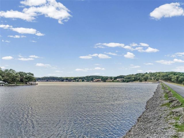 9609 E Vista Drive, Hillsboro, MO 63050