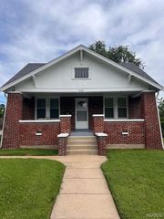 915 N Kingshighway Street, St Charles, MO 63301