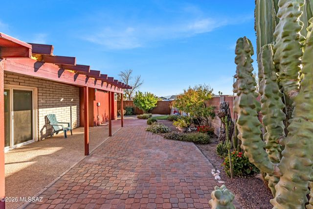 9880 E Mary Drive, Tucson, AZ 85730