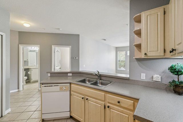 1440 LAKE SHADOW CIRCLE 8201, Maitland, FL 32751