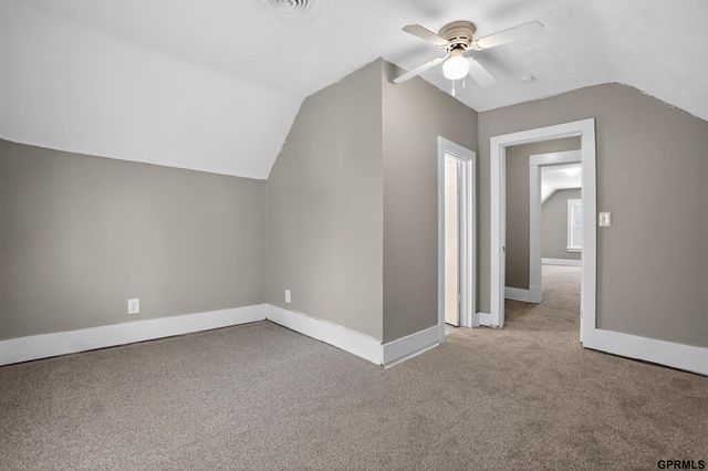 6621 Pinkney Street, Omaha, NE 68104