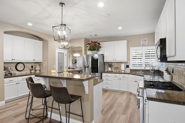 1980 Wyndfair Dr, Turlock, CA 95382