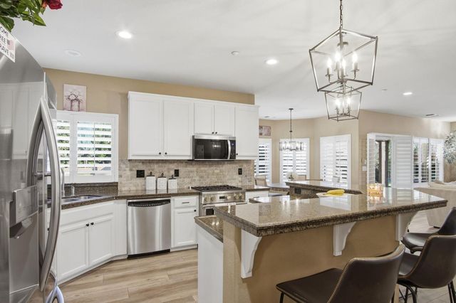 1980 Wyndfair Dr, Turlock, CA 95382