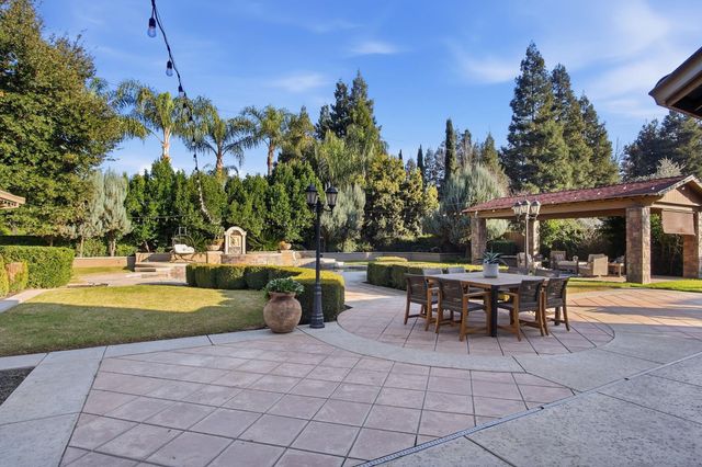 1980 Wyndfair Dr, Turlock, CA 95382