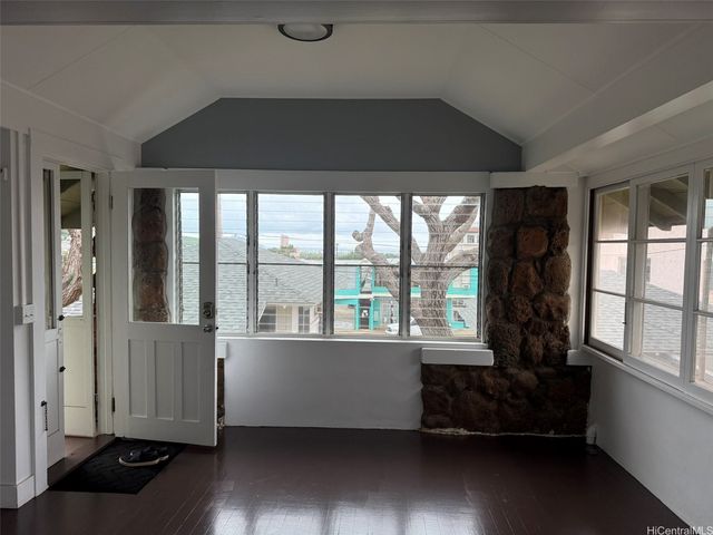 1224 Koko Head Avenue, Honolulu, HI 96816
