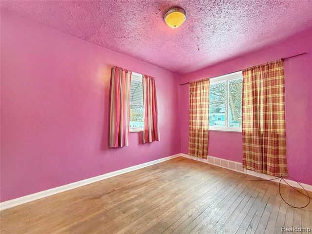 839 Barrie Avenue, Flint, MI 48507