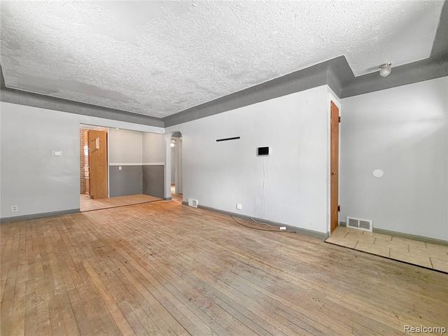 839 Barrie Avenue, Flint, MI 48507