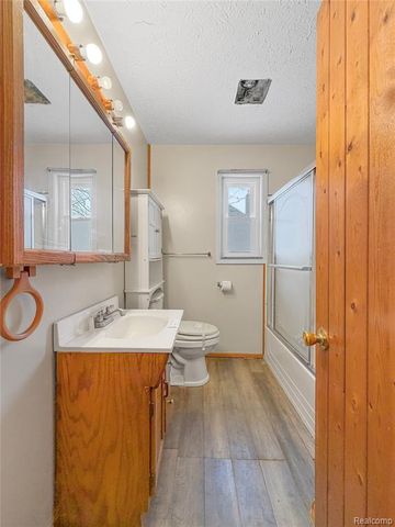 839 Barrie Avenue, Flint, MI 48507