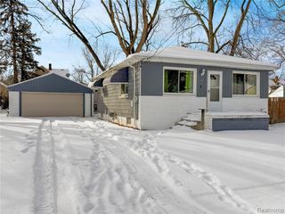 839 Barrie Avenue, Flint, MI 48507