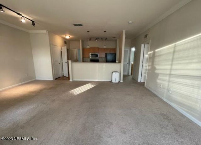 8290 GATE Parkway 1019, Jacksonville, FL 32216