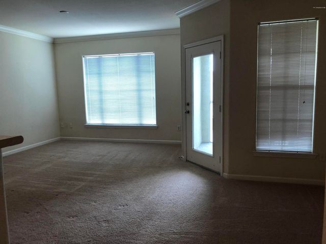 8290 GATE Parkway 1019, Jacksonville, FL 32216