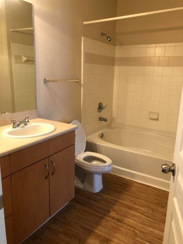 8290 GATE Parkway 1019, Jacksonville, FL 32216
