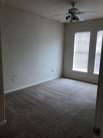 8290 GATE Parkway 1019, Jacksonville, FL 32216