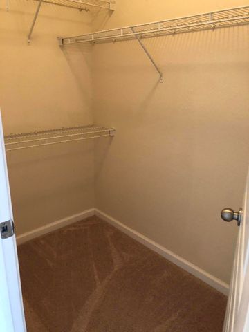 8290 GATE Parkway 1019, Jacksonville, FL 32216