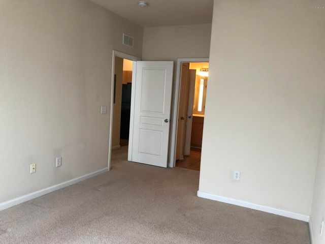 8290 GATE Parkway 1019, Jacksonville, FL 32216