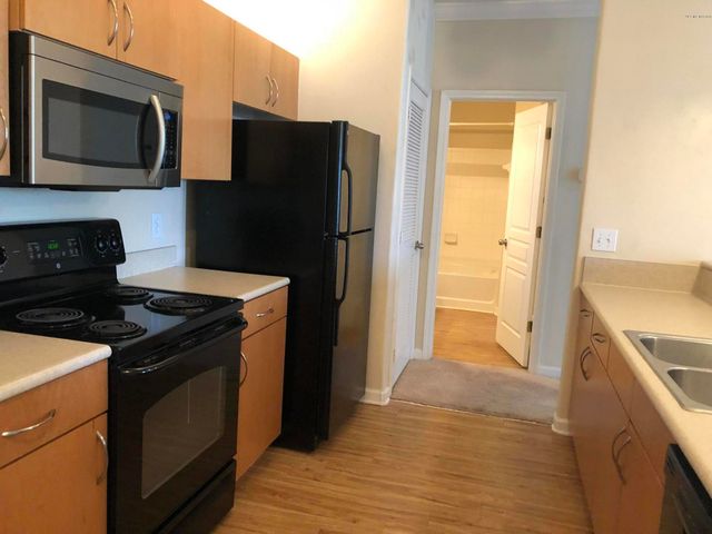 8290 GATE Parkway 1019, Jacksonville, FL 32216