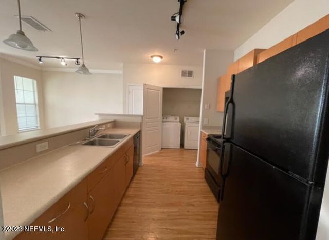 8290 GATE Parkway 1019, Jacksonville, FL 32216