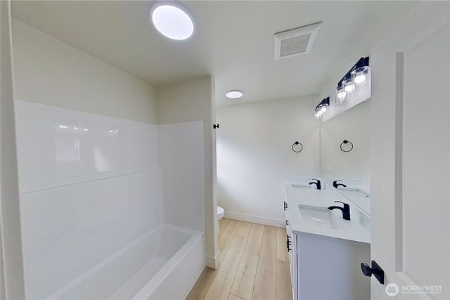 64 Juanita Way, Malaga, WA 98828