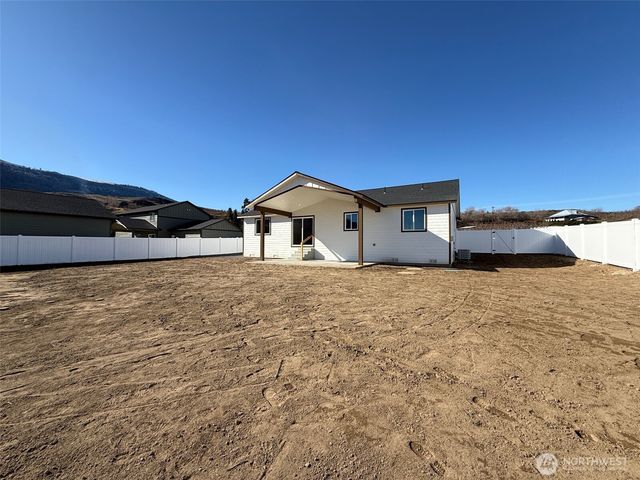 64 Juanita Way, Malaga, WA 98828