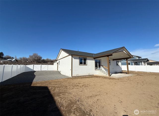 64 Juanita Way, Malaga, WA 98828