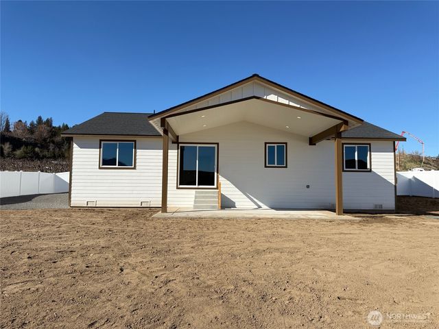 64 Juanita Way, Malaga, WA 98828