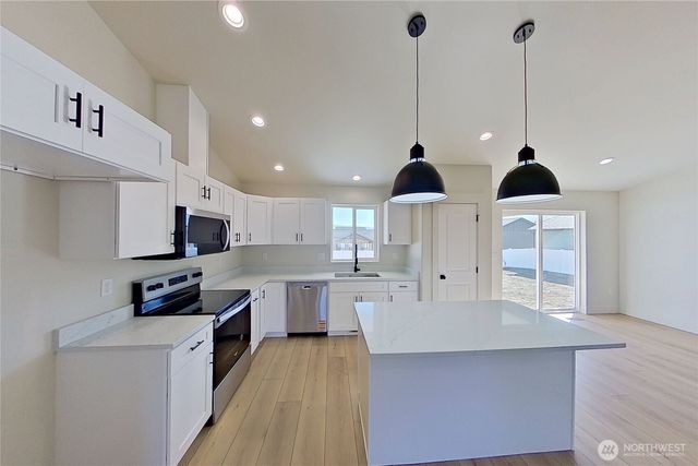 64 Juanita Way, Malaga, WA 98828