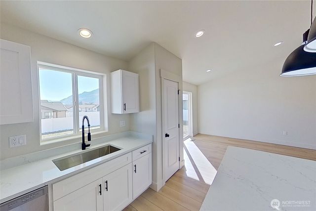 64 Juanita Way, Malaga, WA 98828