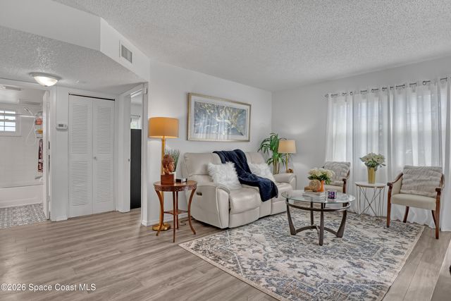 951 Sonesta Avenue NE 102, Palm Bay, FL 32905