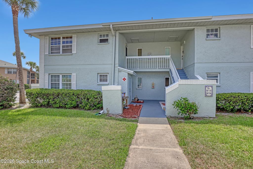 951 Sonesta Avenue NE 102, Palm Bay, FL 32905