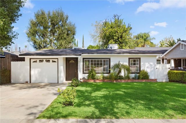 22027 Viscanio, Woodland Hills, CA 91364