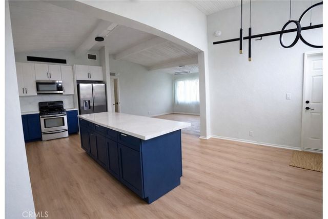 22027 Viscanio, Woodland Hills, CA 91364